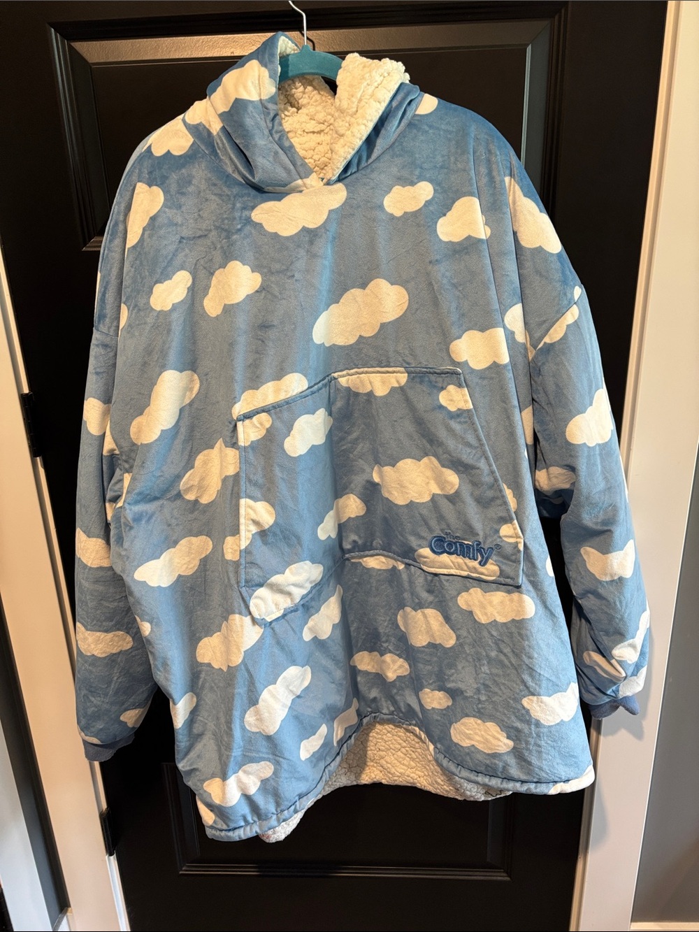 Comfy Cloud-Print Sherpa Lined Hoodie Robe - Blue